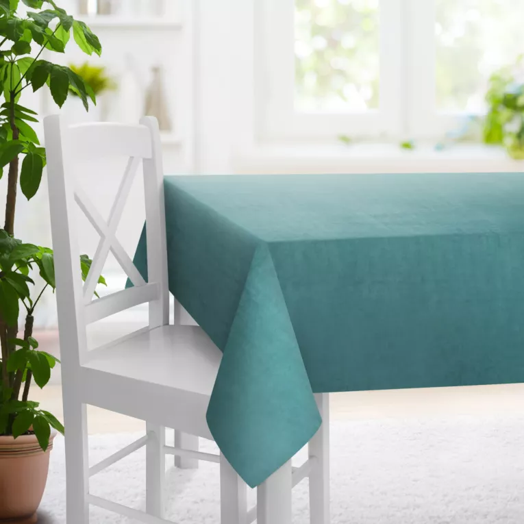 Obrus szyty ENYA ciemnoturkusowy z miękkiej półmatowej tkaniny welwetowej