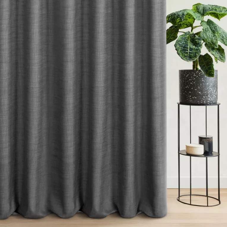 Zasłona szyta na taśmie fala grafitowa z tkaniny blackout zaciemniającej w 100% o naturalnej strukturze