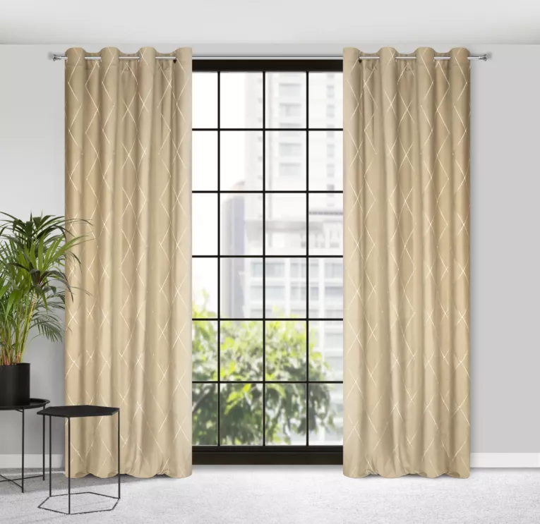 Zasłona beżowo, złota haftowana w duże karo z tkaniny welwetowej 140x250 cm przelotka MARGO Pierre Cardin Eurofirany