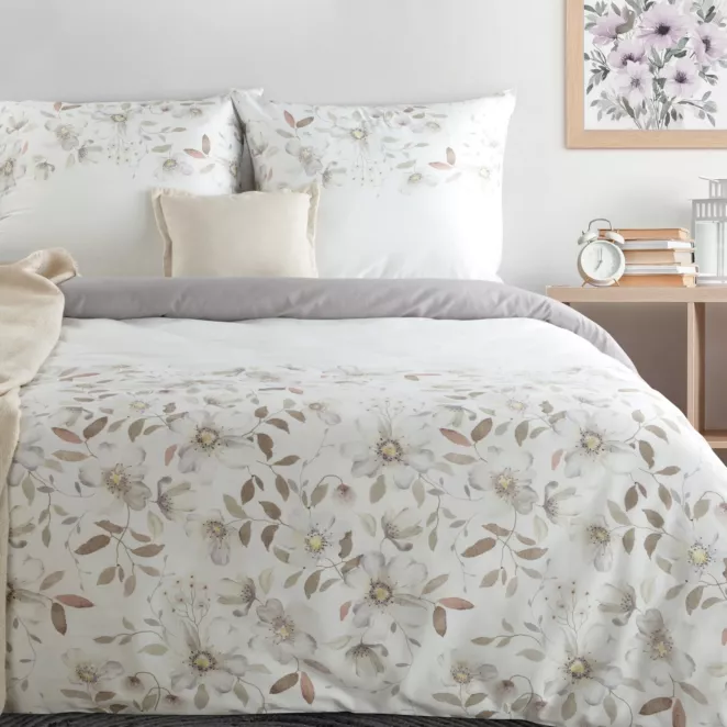 Pościel 160x200 cm komplet 3 częściowy satyna bawełniana kolor popielato, biały zdobiony motywem kwiatów  SPRING 106 Eurofirany