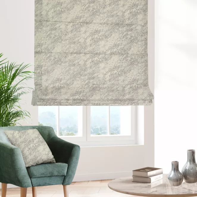 Roleta rzymska kremowa z welwetowej tkaniny w drobny melanż