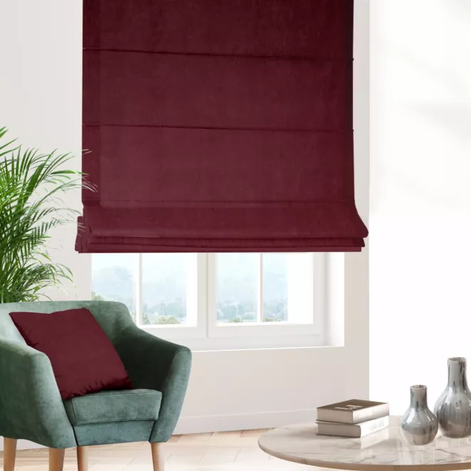 Roleta rzymska DORA - HIT burgundowa z miękkiej tkaniny o welurowej strukturze