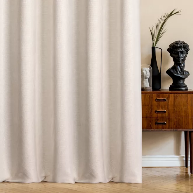 Zasłona szyta na taśmie fala jasnobeżowa z miękkiej w dotyku tkaniny szenilowej