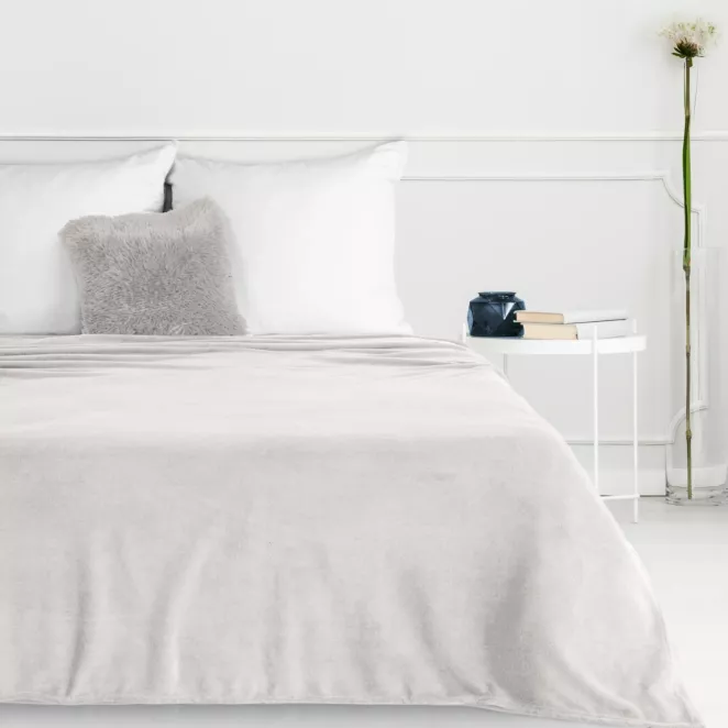 Koc  150x200 cm kremowy miękki i delikatny w dotyku jednokolorowy koc SIMPLE 1 Eurofirany