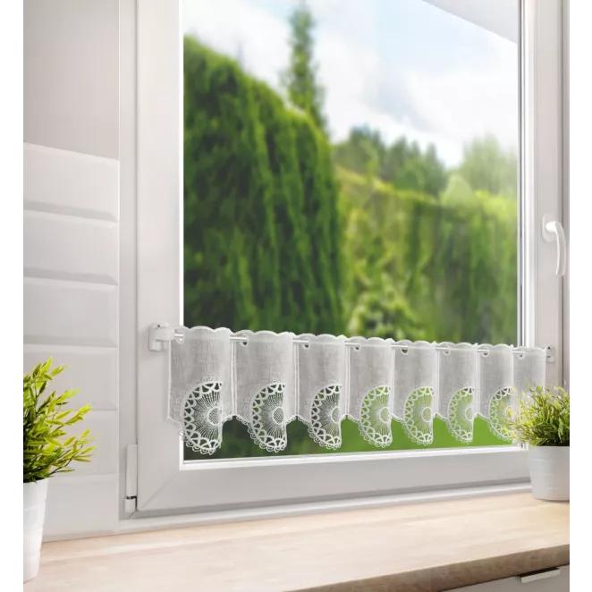 Tkanina firanowa zazdrostka zdobiona ażurowym haftem Eurofirany