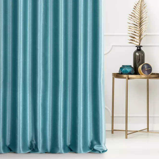 Zasłona szyta na taśmie fala ciemnoniebieska z błyszczącej tkaniny zaciemniającej