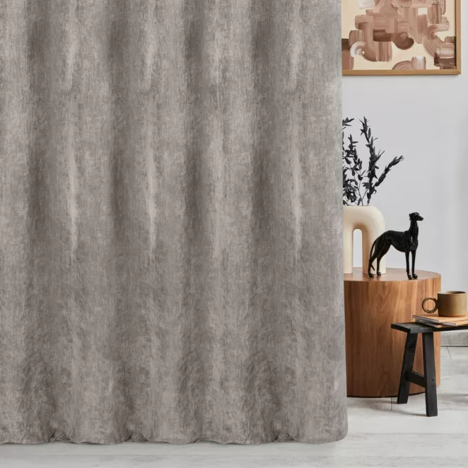 Zasłona szyta na taśmie fala szara z tkaniny o szenilowej strukturze