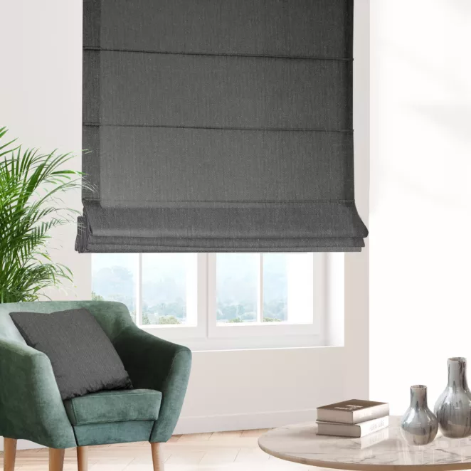 Roleta rzymska popielato srebrzysta z melanżowej tkaniny w stylu eko z dodatkiem nici metalicznej