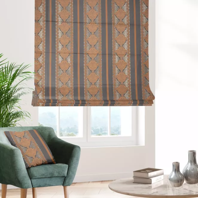 Roleta rzymska popielato miedziana elegancka z pasowym wzorem ornamentowym i połyskliwą nicią Italissima Eva Minge