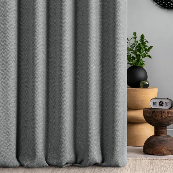 Zasłona szyta na taśmie fala grafitowa z tkaniny z jodełkowym wzorem geometrycznym