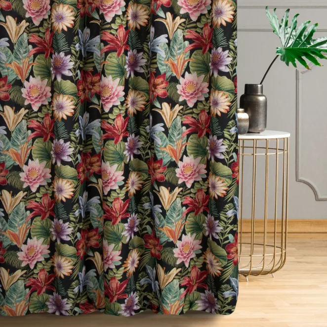 Zasłona szyta na taśmie fala czarno czerwona z tkaniny gobelinowej w kwiatowy wzór, zawierająca 45% bawełny