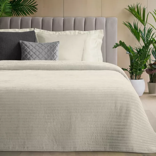 Narzuta szenilowa kremowa 170x210 cm pikowana metoda hot press w pasy - GLORI - Eurofirany