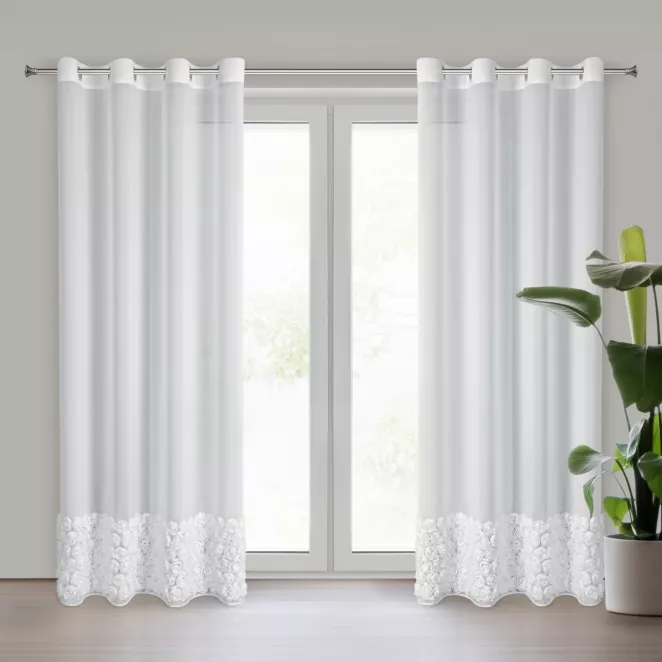 Firana biała z szyfonu zdobiona aplikacją 3D w róże 140x250 cm przelotka - ROSES - Eva Minge Eurofirany