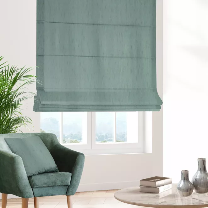 Roleta rzymska miętowa z miękkiej, matowej tkaniny w stylu eko o naturalnym splocie