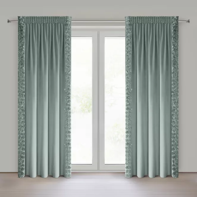 Zasłona miętowa z welwetu zdobiona aplikacją 3D róż 140x270 cm taśma - ROSES Eva Minge Eurofirany