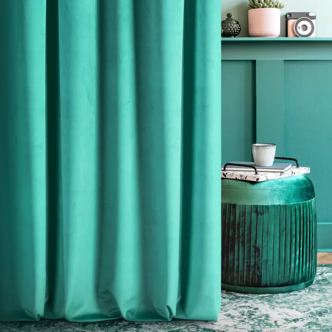 Zasłona szyta na flexach ENYA zielona z miękkiej półmatowej tkaniny welwetowej