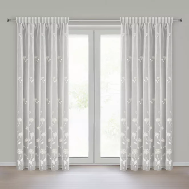 Firana kremowo, beżowa z etaminy zdobiona haftem róż 140x270 cm taśma - ROSALY Eurofirany