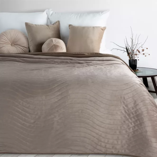 Narzuta welurowa beżowa 170x210 cm pikowana metodą hot press wzór falisty LUIZ 10 Design 91 Eurofirany