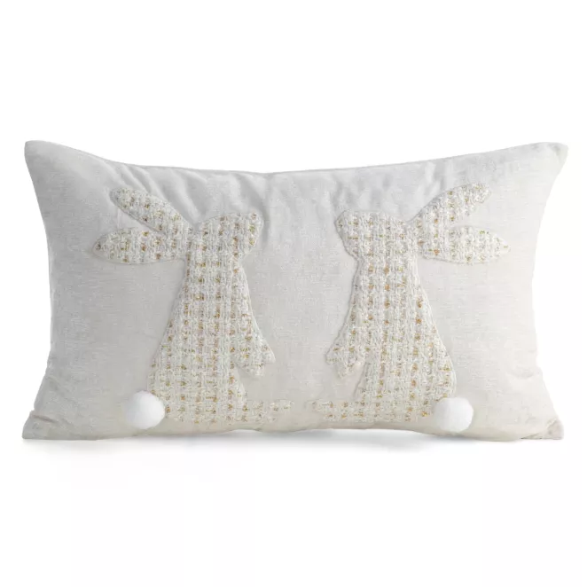 Poszewka na poduszkę 30x50 cm z szenilowej tkaniny kremowo, biała zdobiona aplikacją zajączków WIOSNA 152 Eurofirany