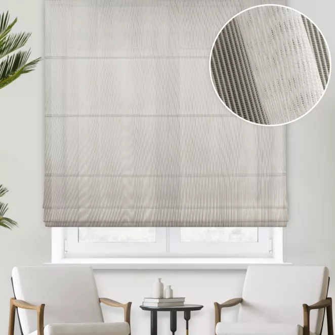 Roleta rzymska kremowa prążkowana, wykończona obciążnikiem