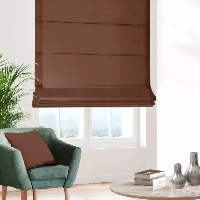 Roleta rzymska brązowa z gładkiej tkaniny typu blackout