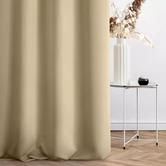 Zasłona szyta na taśmie fala beżowa z gładkiej tkaniny zaciemniającej typu dimout