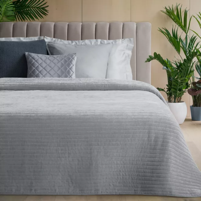 Narzuta szenilowa srebrna 170x210 cm pikowana metoda hot press w pasy - GLORI - Eurofirany