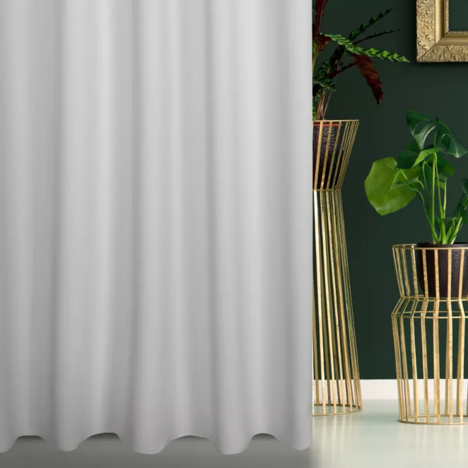 Zasłona szyta na taśmie fala biała z gładkiej tkaniny typu dimout wykończona obciążnikiem