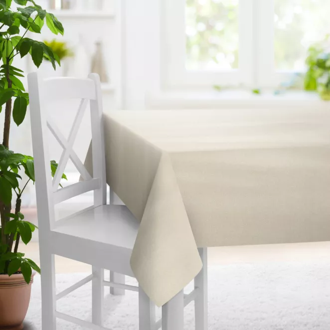 Obrus szyty beżowo złoty z gładkiej tkaniny przeplatanej błyszczącą lureksową nicią