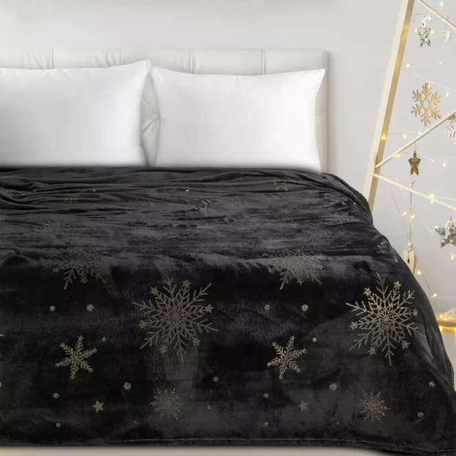 Koc świąteczny 150x200 cm czarno, złoty zdobiony nadrukiem śnieżynek Eurofirany