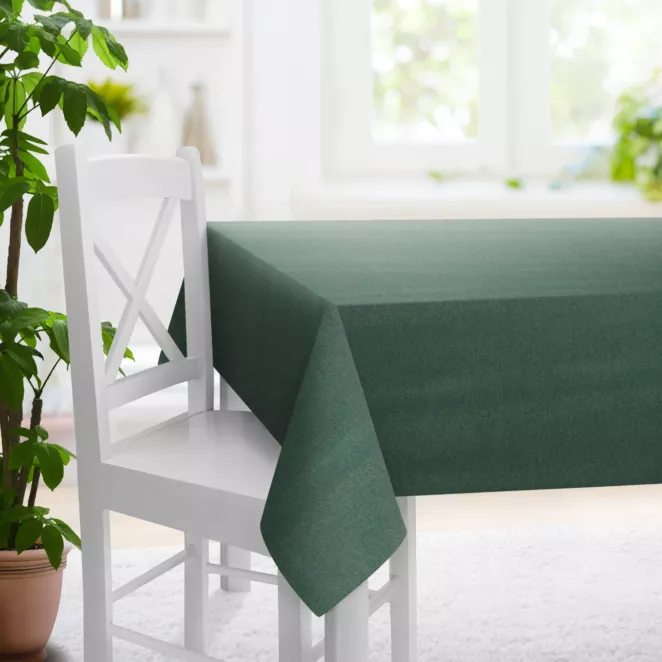 Obrus na wymiar ciemnomiętowy o naturalnym charakterze, z widocznym, ozdobnym splotem