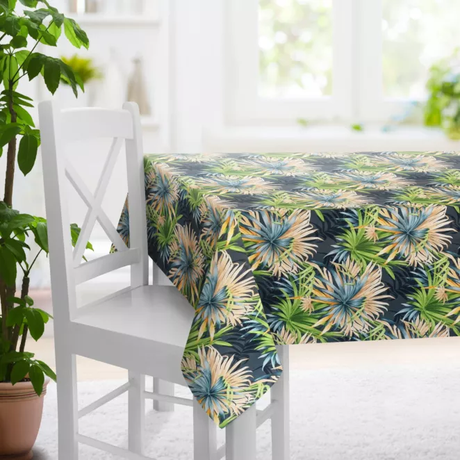 Obrus szyty KIMBERLY zielono grafitowy z miękkiej tkaniny typu blackout drukowanej w egzotyczne liście