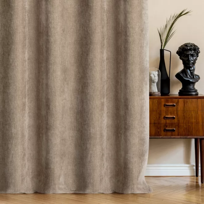Zasłona szyta na taśmie fala jasnobrązowa z miękkiej w dotyku tkaniny szenilowej