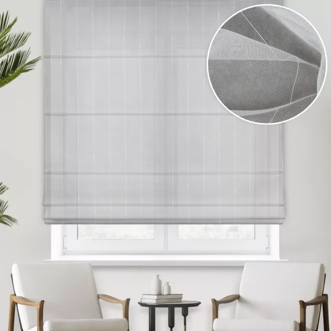 Roleta rzymska kremowa z połyskującej tkaniny peru, z cienkimi, pionowymi paseczkami