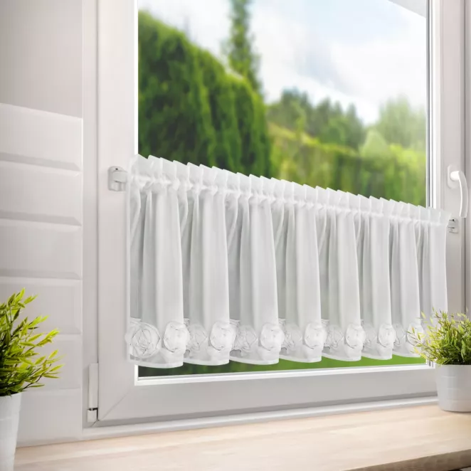 Zazdrostka biała z szyfonu zdobiona pasem róż 3D taśma marszcząca - ROSES- EVA MINGE Eurofirany