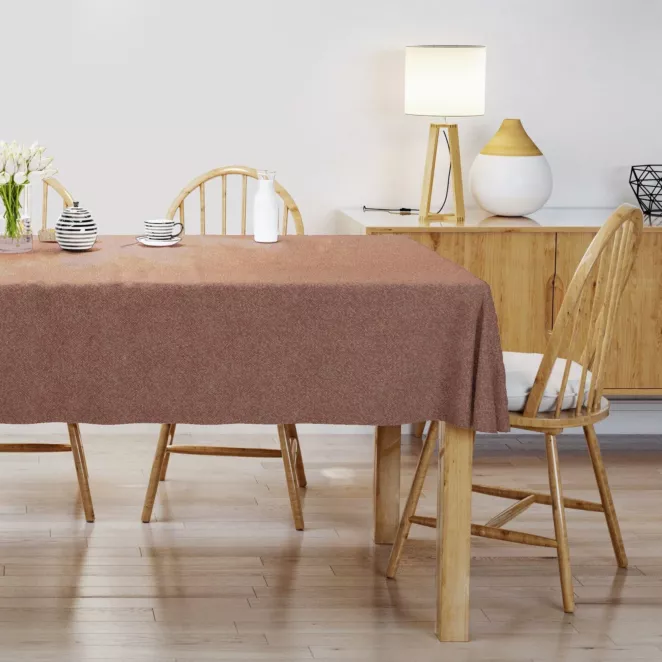 Obrus szyty czerwono kremowy z tkaniny w drobny wzór, przetykany błyszczącą nicią