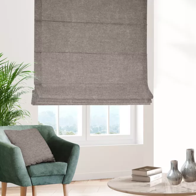 Roleta rzymska ciemnobeżowa z tkaniny szenilowej z efektem melanżu