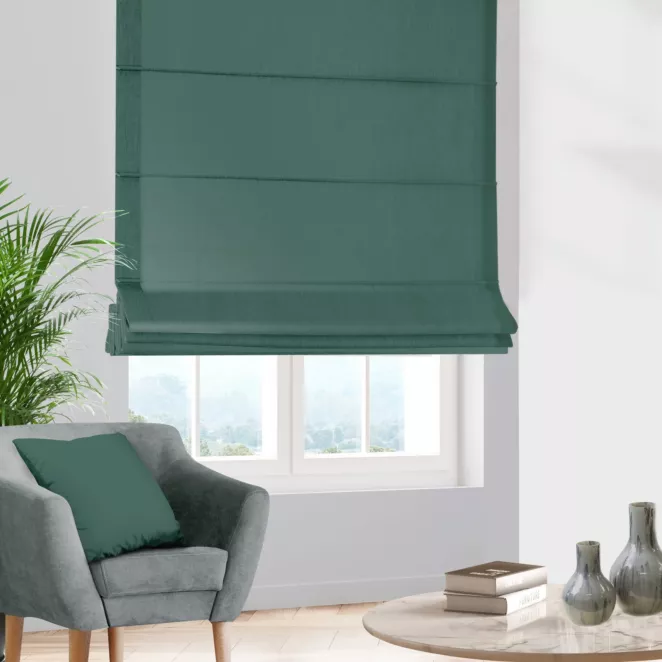 Roleta rzymska turkusowa z gładkiej tkaniny zaciemniającej typu dimout