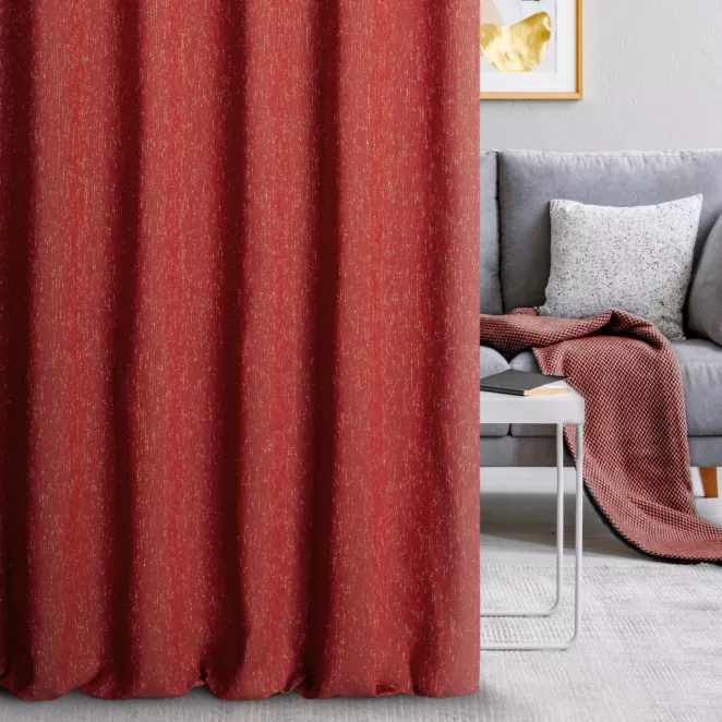 Zasłona szyta na flexach czerwono złota z tkaniny przetykanej błyszczącą nicią