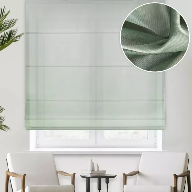 Roleta rzymska miętowa z delikatnie połyskującej tkaniny typu PERU z efektem opalizującym, wykończona obciążnikiem