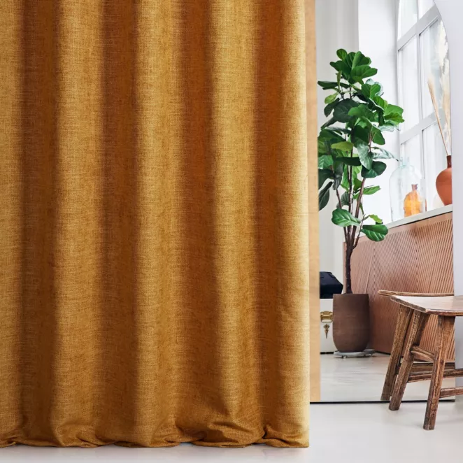 Zasłona szyta na flexach musztardowa z miękkiej tkaniny szenilowej o wyraźnym splocie z efektem melanżu