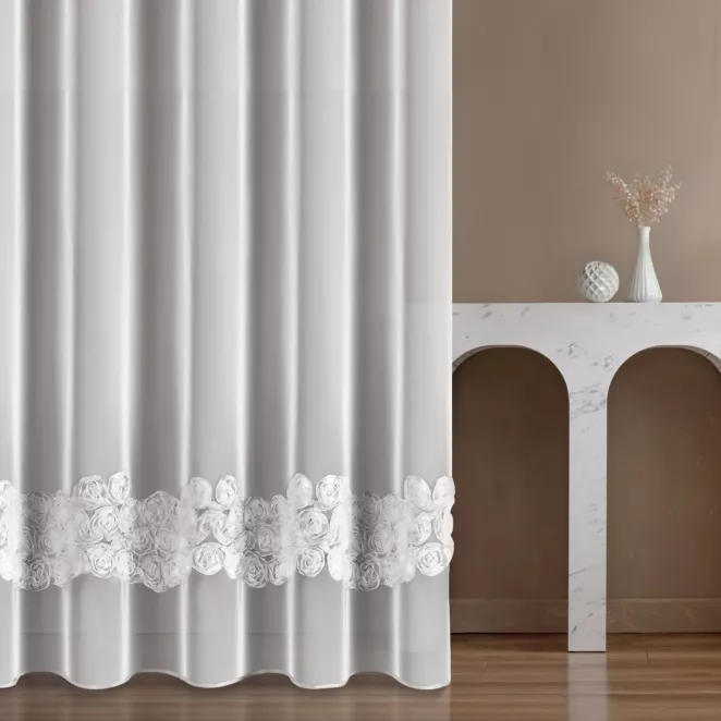 Firana szyta na taśmie fala biała z tkaniny typu siatka z 3 pasami róż