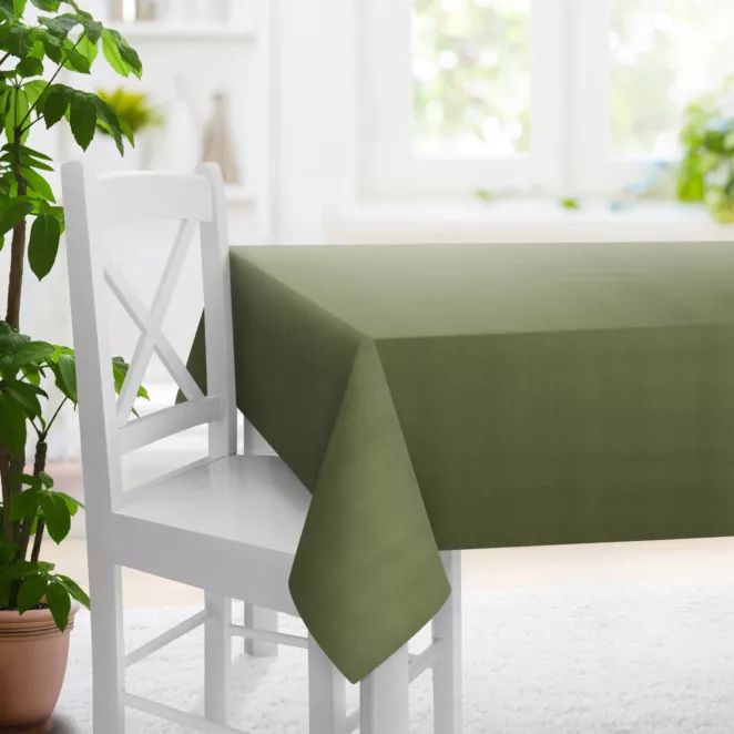 Obrus szyty DORA - HIT jasnozielony z miękkiej tkaniny o welurowej strukturze