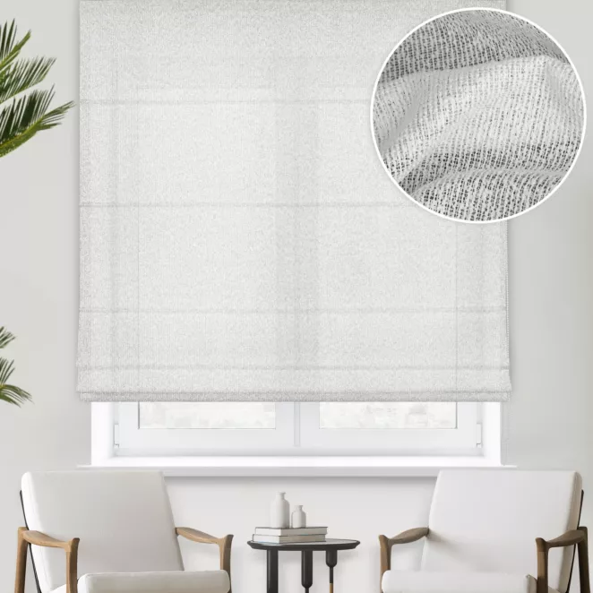 Roleta rzymska naturalna lekko połyskująca z efektem bukli, wykończona obciążnikiem