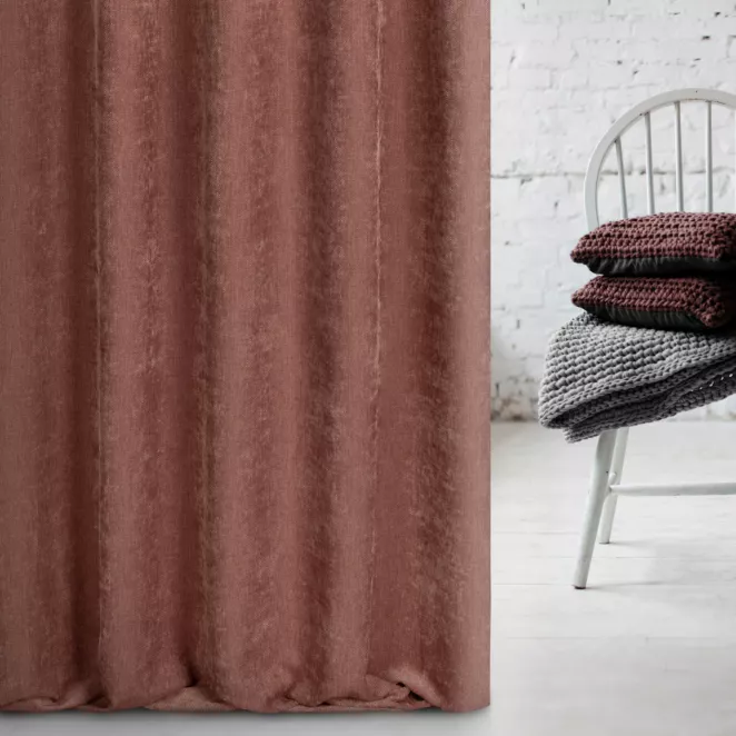 Miękka szenilowa tkanina zasłonowa o strukturalnym splocie i subtelnym połysku Eurofirany