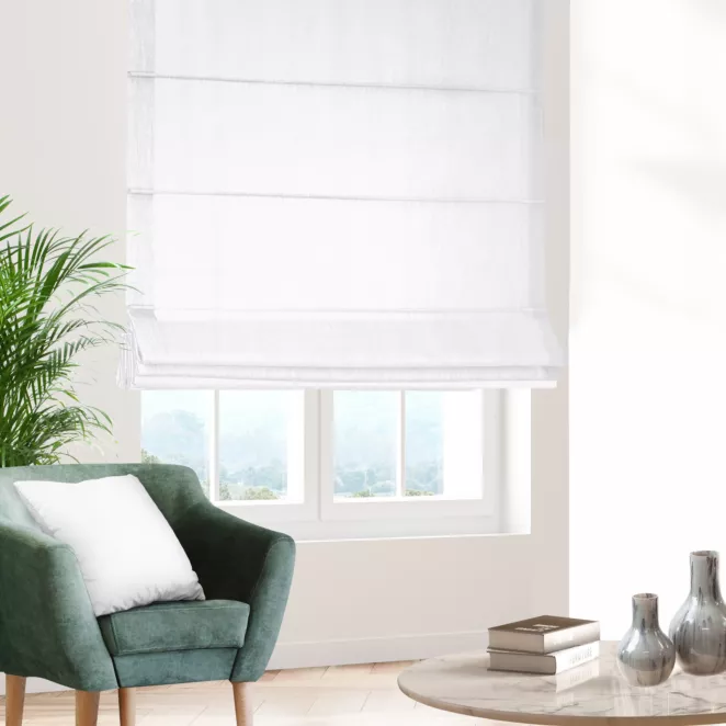 Roleta rzymska biała z tkaniny strukturalnej z delikatnym połyskiem