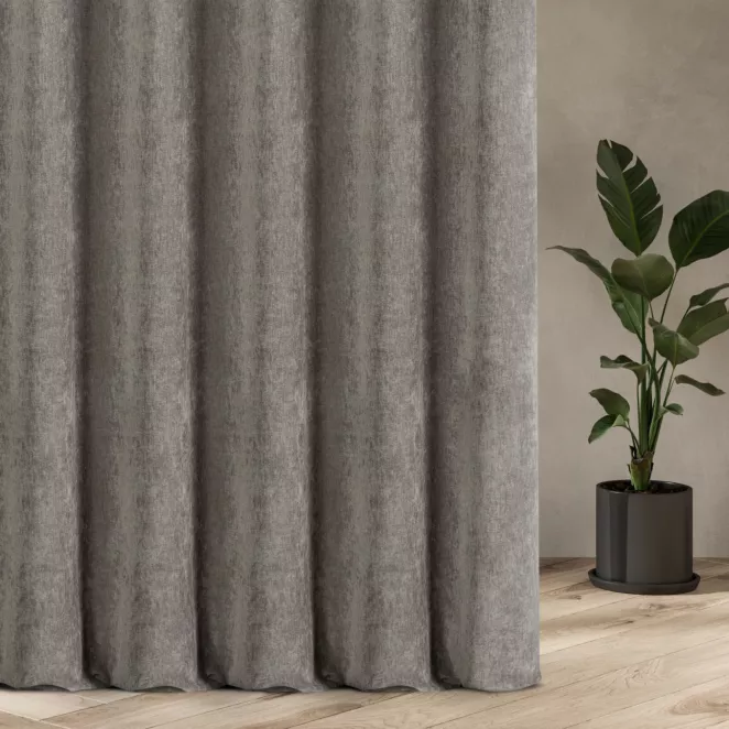Zasłona szyta na flexach szara z tkaniny o szenilowej strukturze