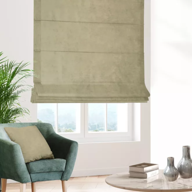 Roleta rzymska ENYA jasnobrązowa z miękkiej półmatowej tkaniny welwetowej