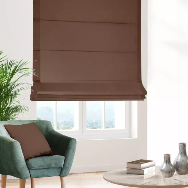 Roleta rzymska brązowa z miękkiej tkaniny o welurowej strukturze