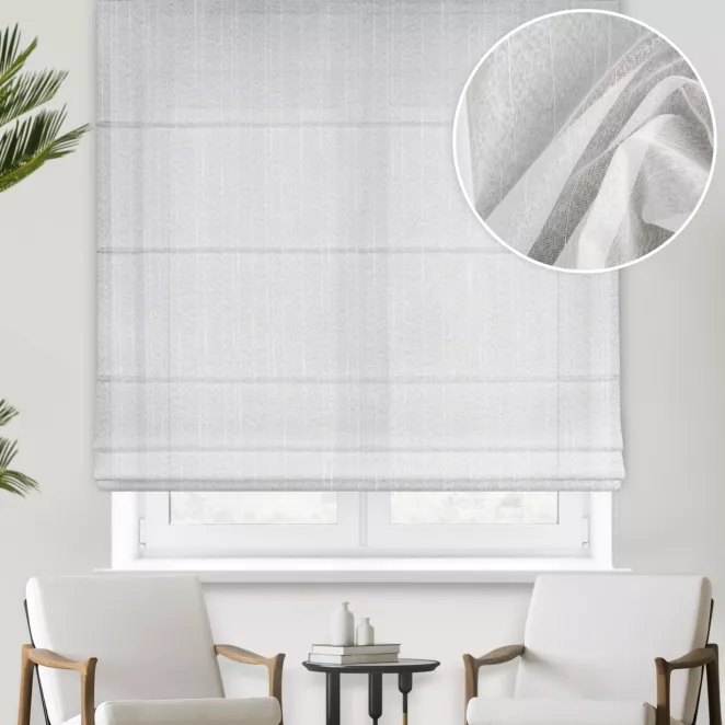 Roleta rzymska naturalna z matowej tkaniny o strukturze markizety, z efektem deszczyku, wykończona obciążnikiem